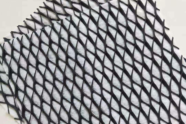 三维排水网在挡墙上可以用吗