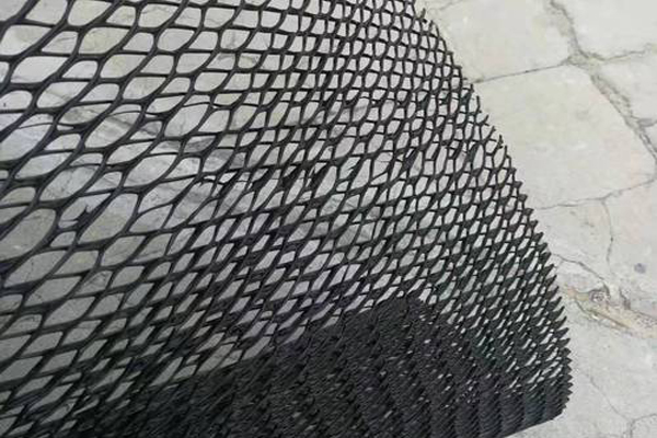 三维排水网可以用在挡墙上吗